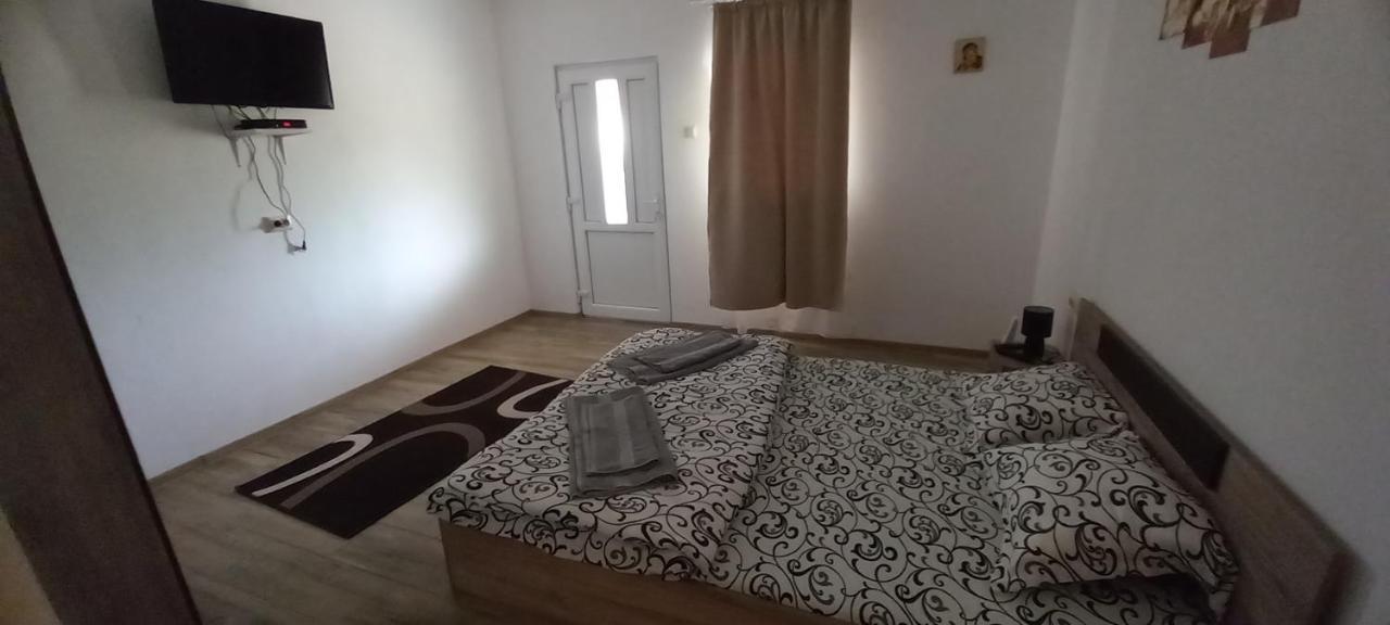 Villa Casa Claudiu Ieşelniţa Exterior foto