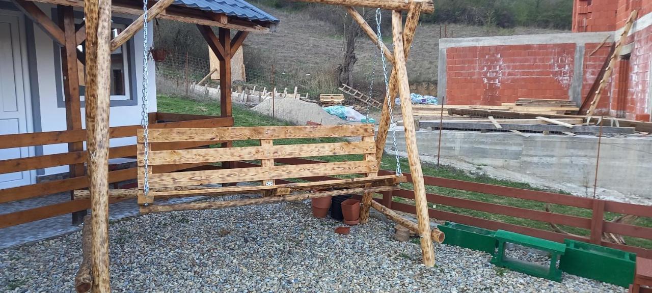 Villa Casa Claudiu Ieşelniţa Exterior foto