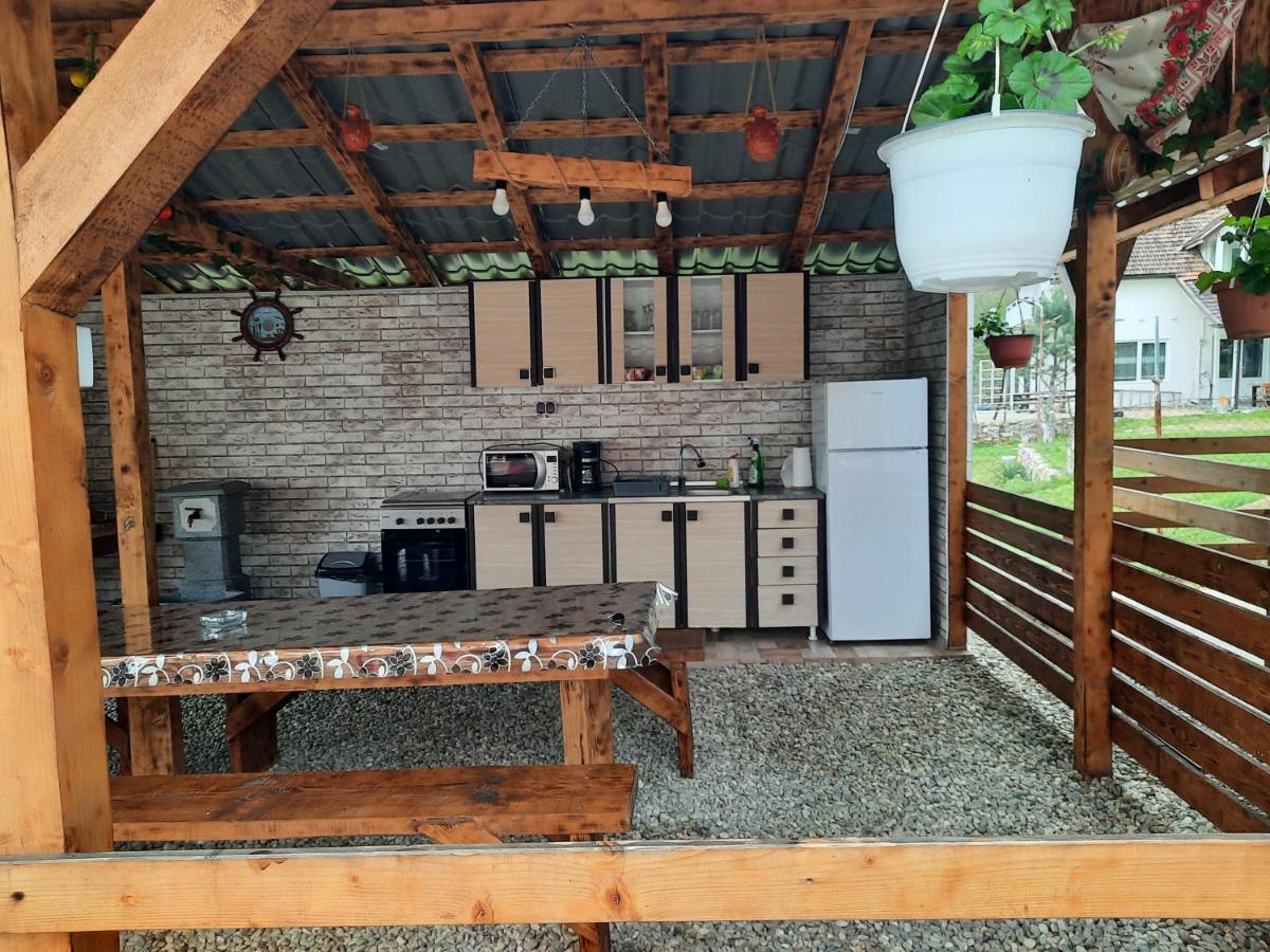 Villa Casa Claudiu Ieşelniţa Exterior foto