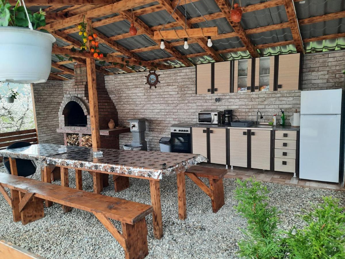 Villa Casa Claudiu Ieşelniţa Exterior foto
